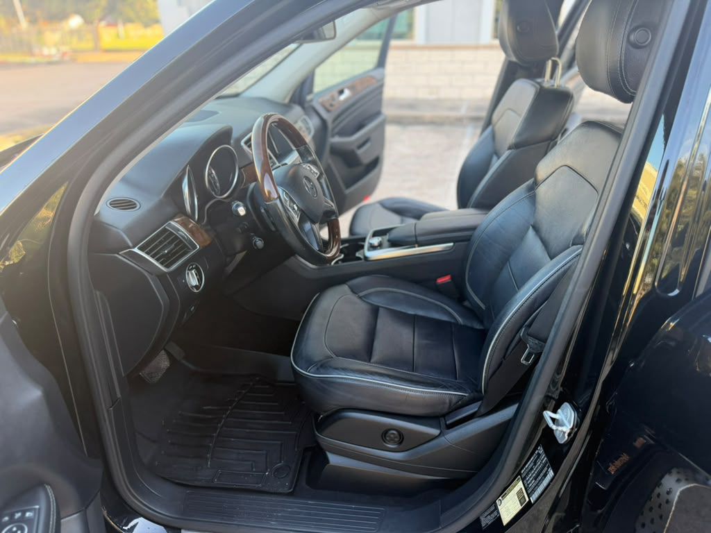 Photo 13 of this MERCEDES-BENZ ML