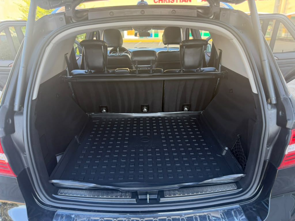 Photo 14 of this MERCEDES-BENZ ML