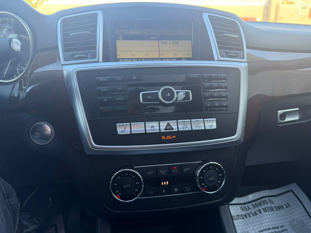 Photo 19 of this MERCEDES-BENZ ML