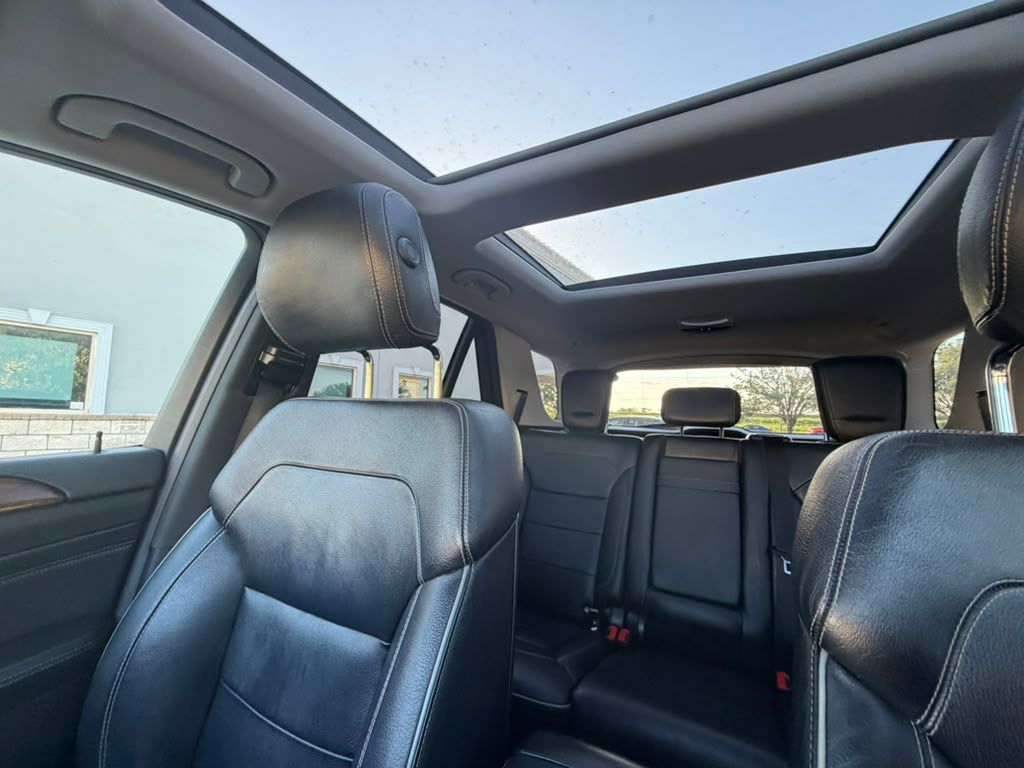 Photo 22 of this MERCEDES-BENZ ML