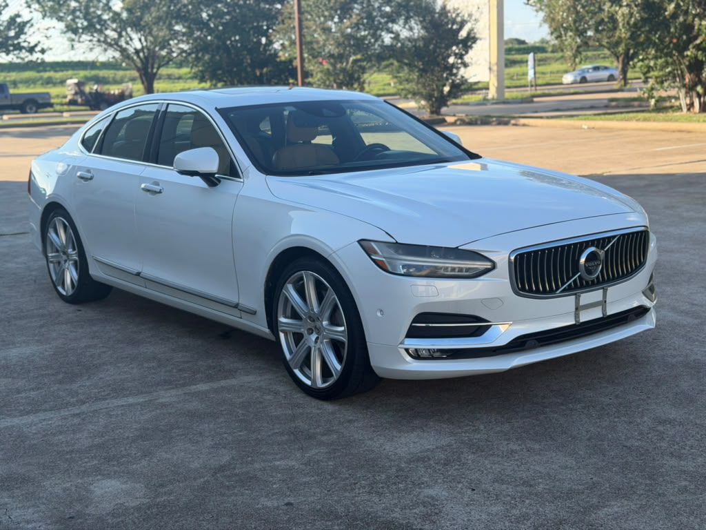 Photo 3 of this VOLVO S90