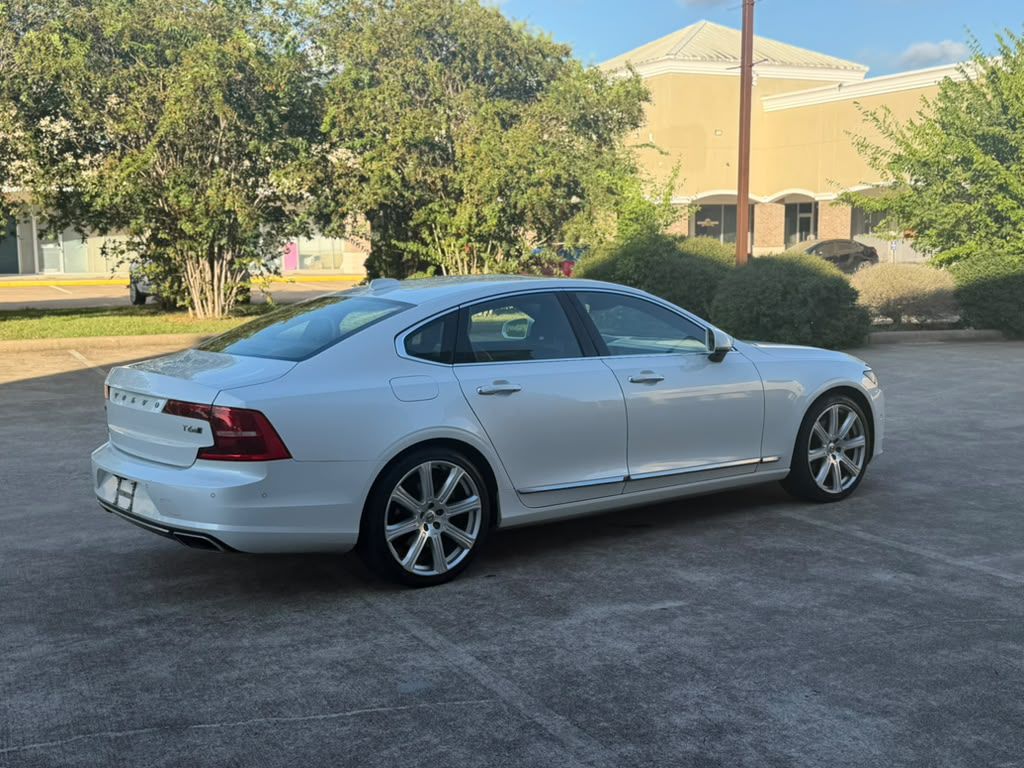 Photo 6 of this VOLVO S90
