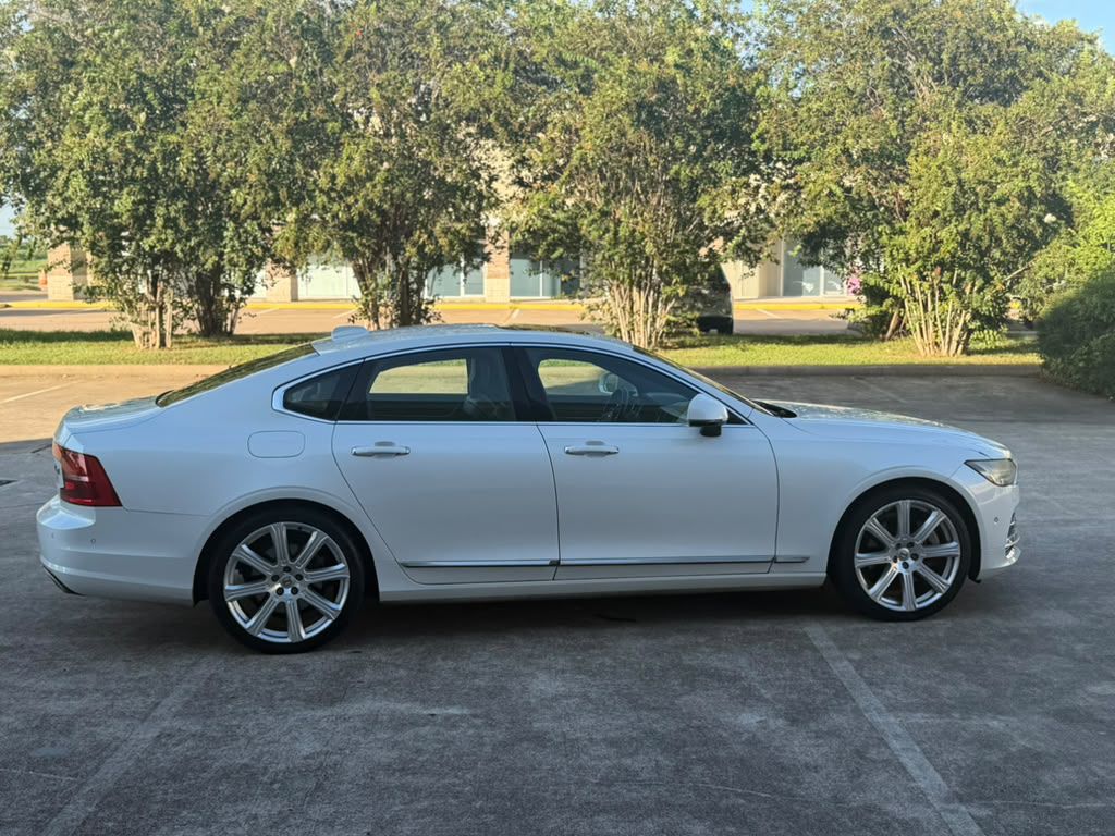 Photo 7 of this VOLVO S90