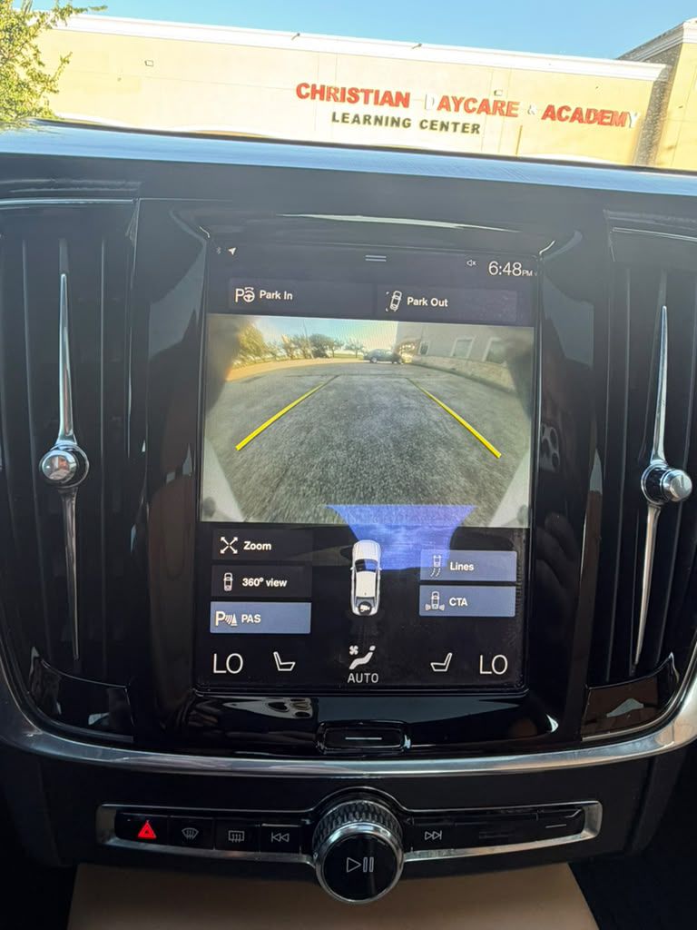 Photo 20 of this VOLVO S90