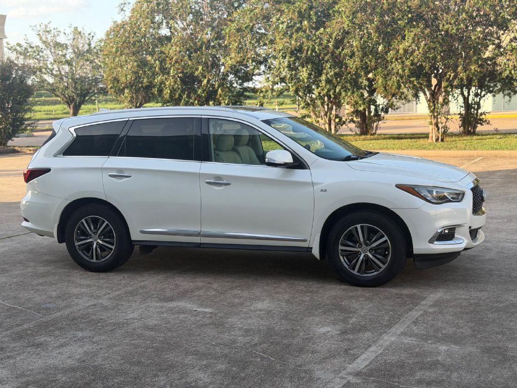Photo 3 of this INFINITI QX60