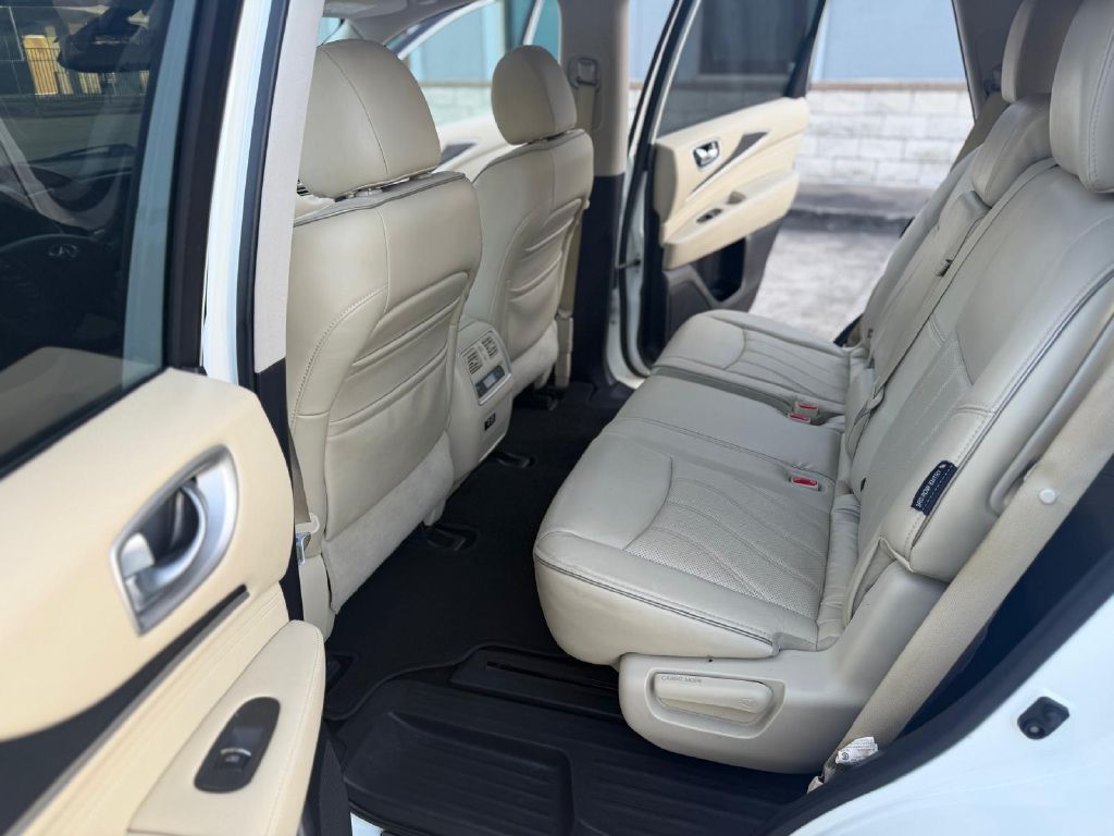 Photo 11 of this INFINITI QX60