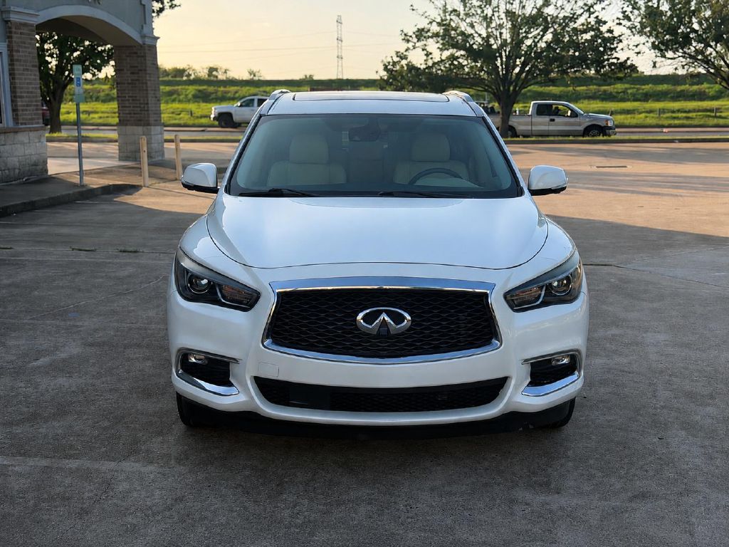 Photo 2 of this INFINITI QX60