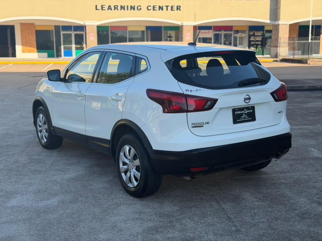 Photo 6 of this NISSAN ROGUE SPORT