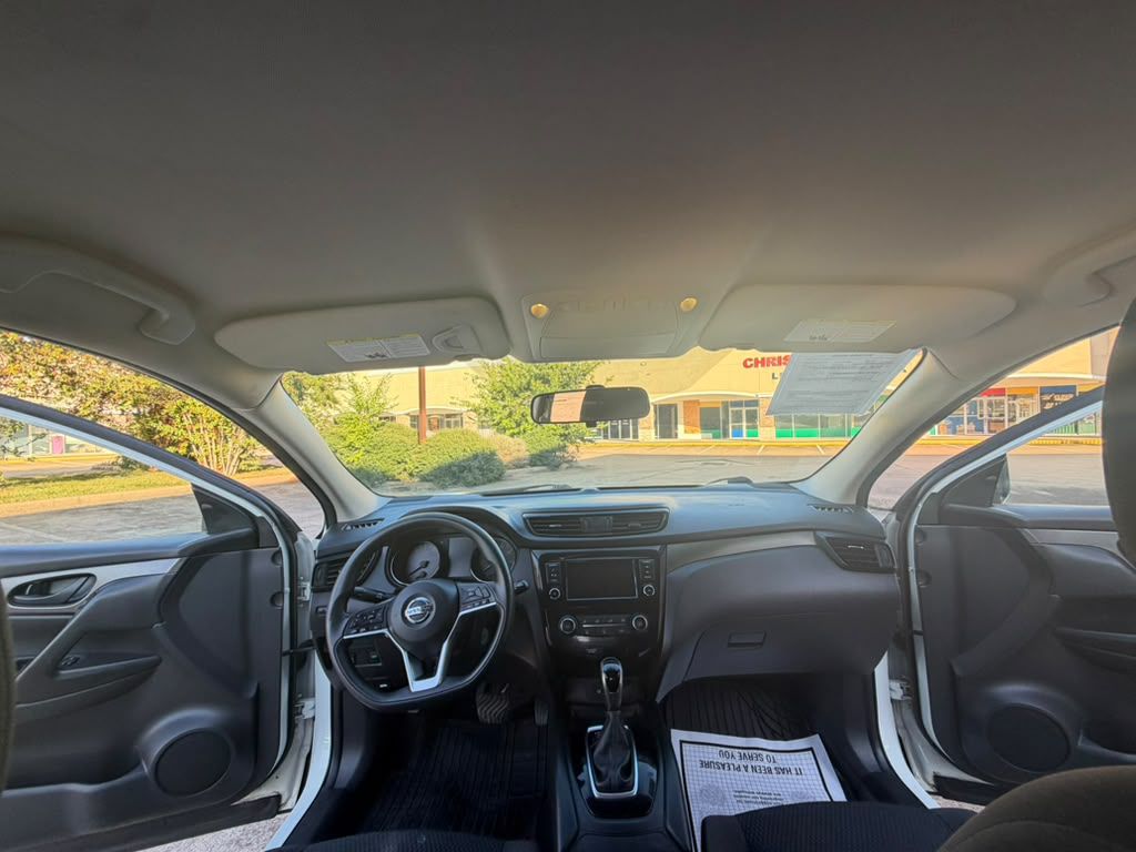 Photo 15 of this NISSAN ROGUE SPORT