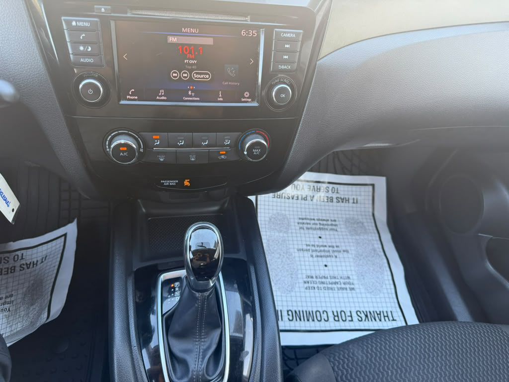 Photo 17 of this NISSAN ROGUE SPORT