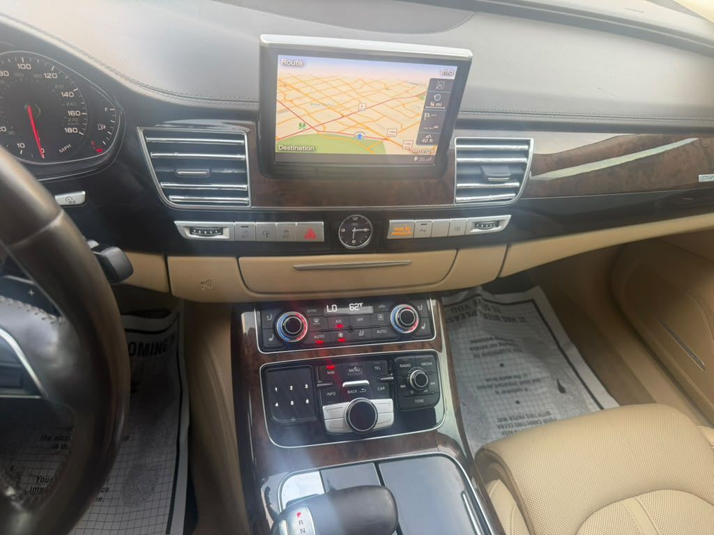 Photo 16 of this AUDI A8