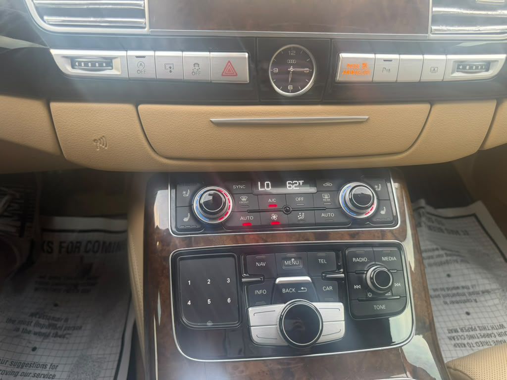 Photo 22 of this AUDI A8