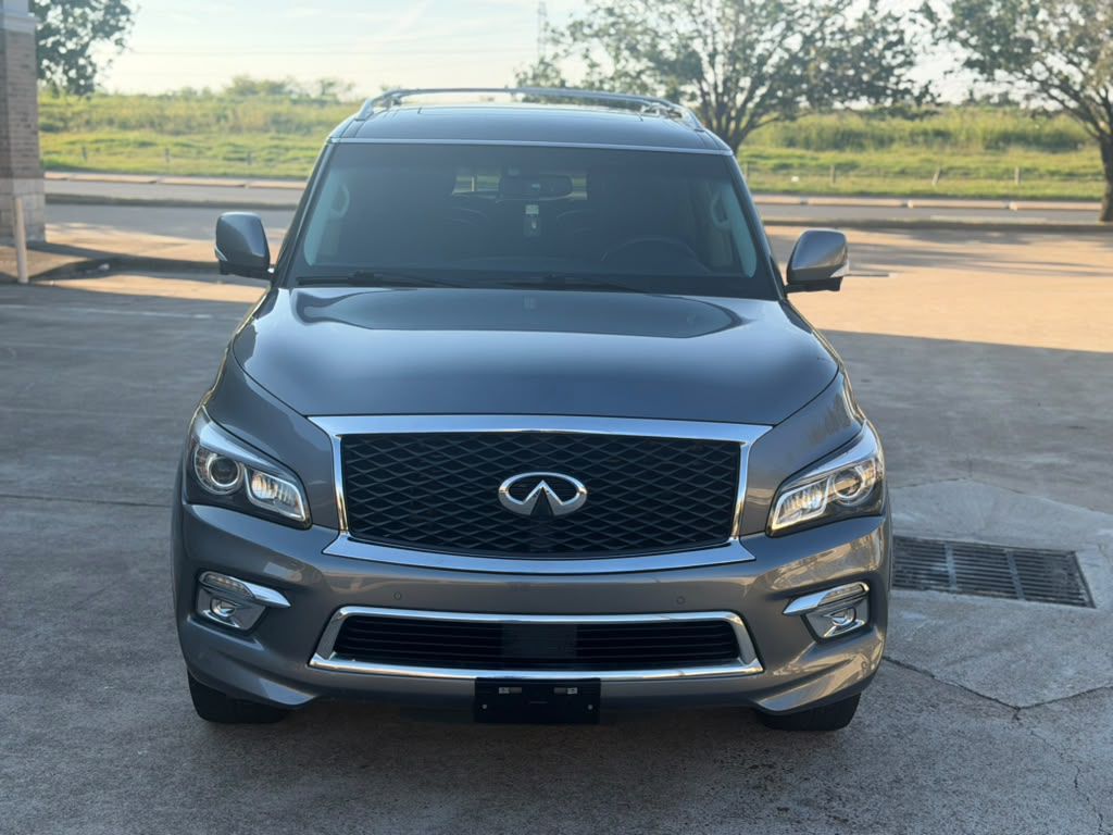 Photo 2 of this INFINITI QX80