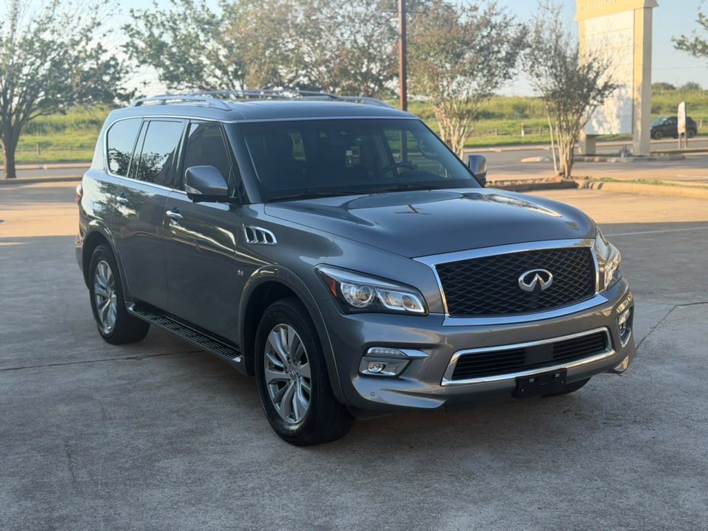 Photo 3 of this INFINITI QX80