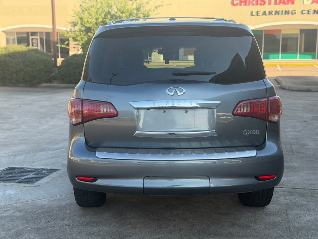 Photo 8 of this INFINITI QX80