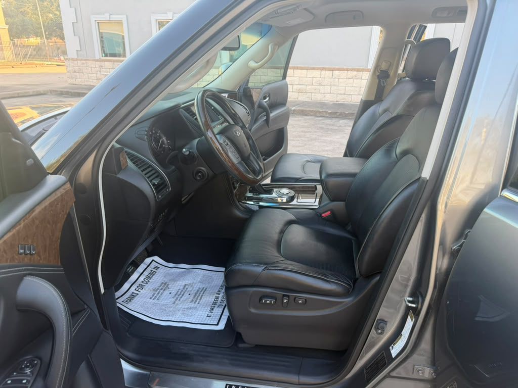 Photo 12 of this INFINITI QX80