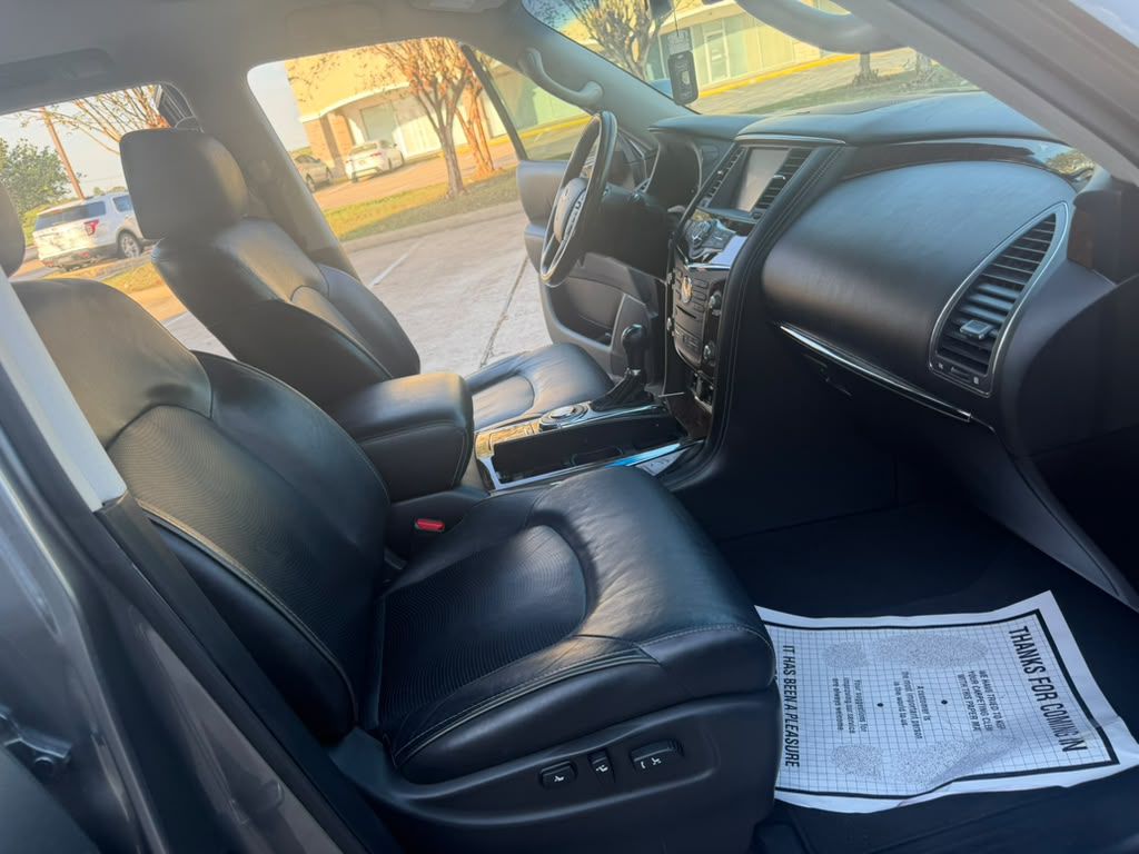 Photo 13 of this INFINITI QX80