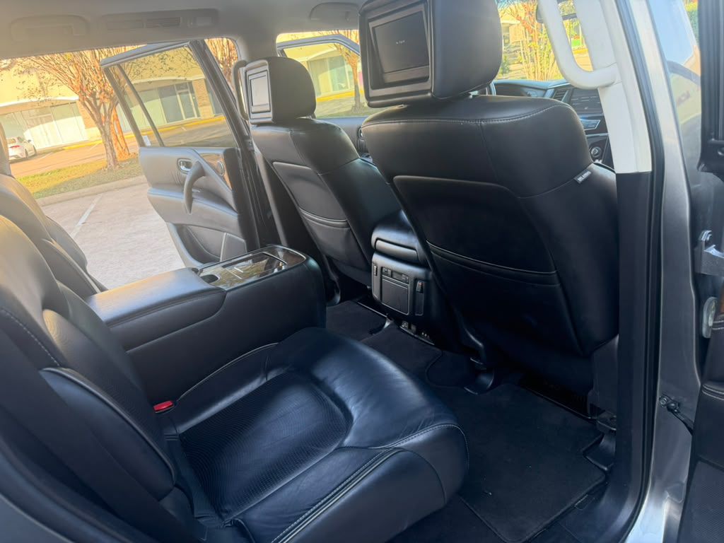 Photo 14 of this INFINITI QX80