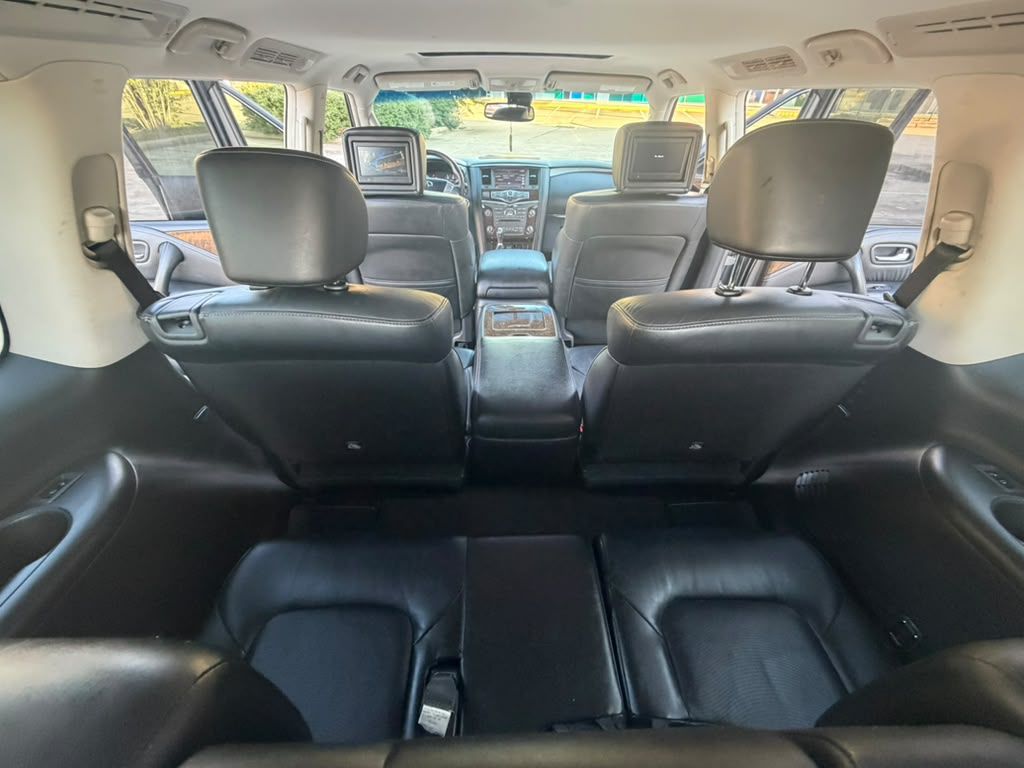 Photo 16 of this INFINITI QX80