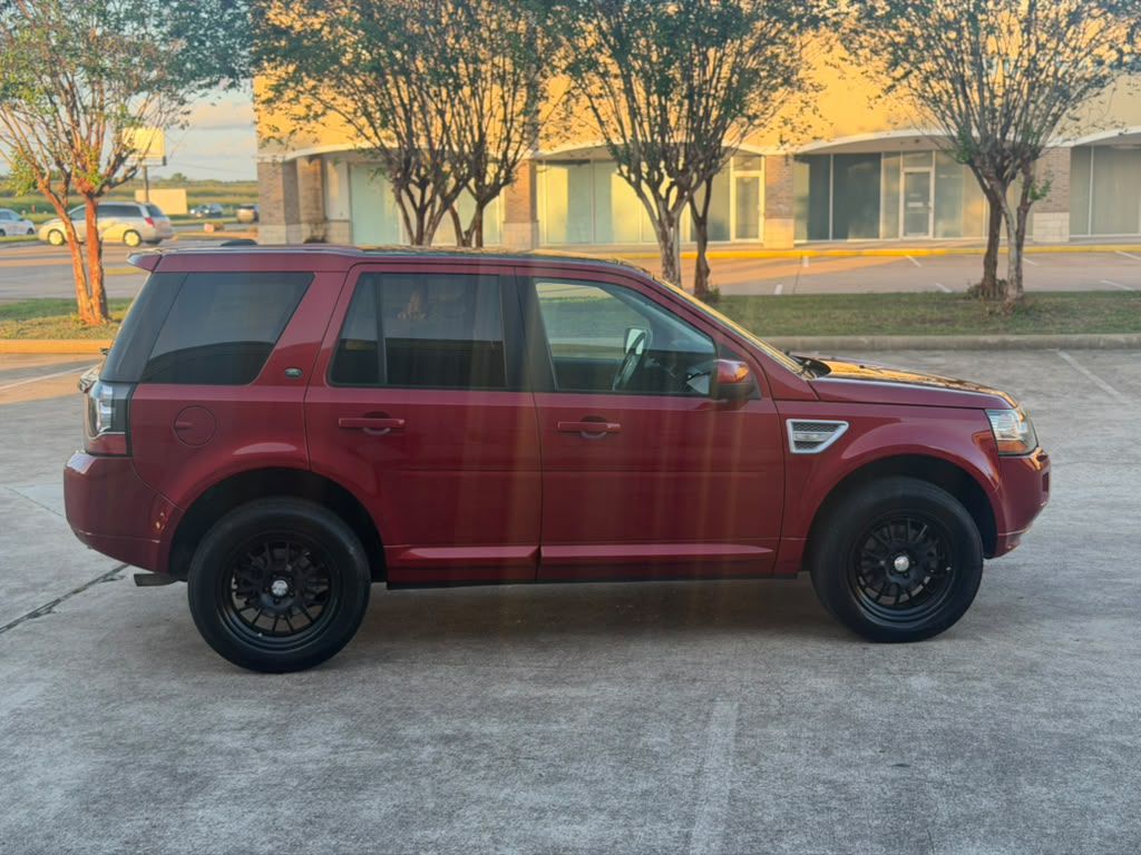 Photo 5 of this LAND ROVER LR2