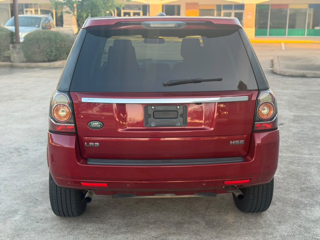 Photo 8 of this LAND ROVER LR2