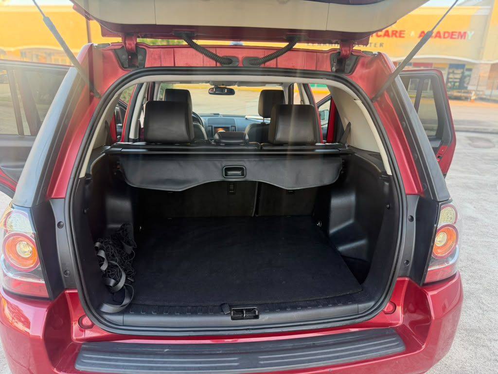 Photo 15 of this LAND ROVER LR2