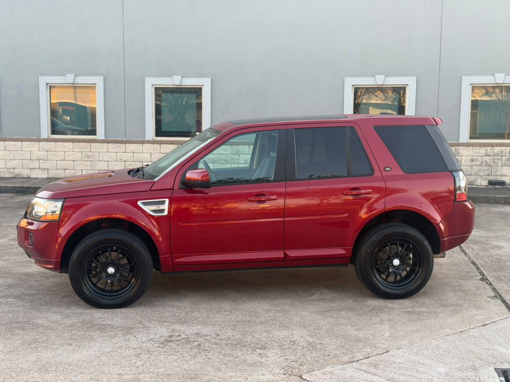 Photo 11 of this LAND ROVER LR2