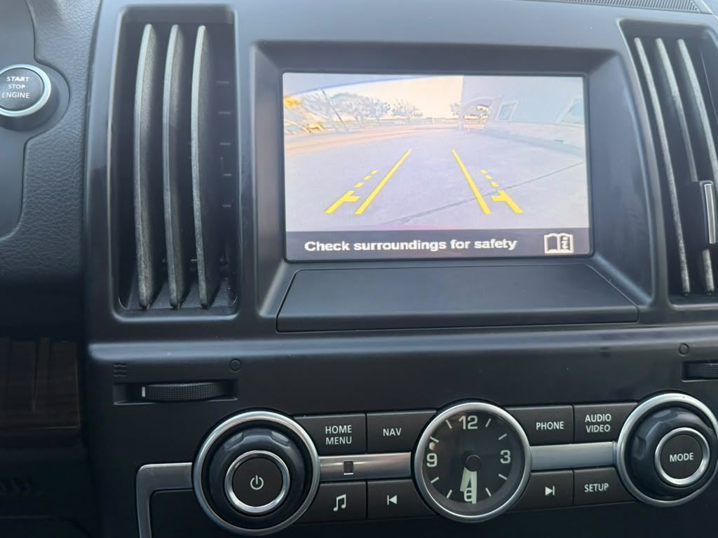 Photo 24 of this LAND ROVER LR2