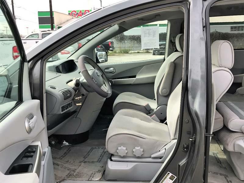 Photo 7 of this NISSAN QUEST
