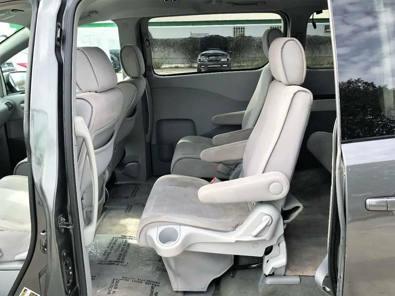 Photo 9 of this NISSAN QUEST