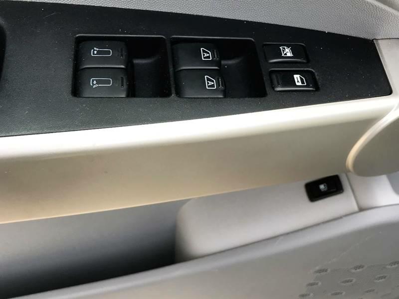Photo 11 of this NISSAN QUEST