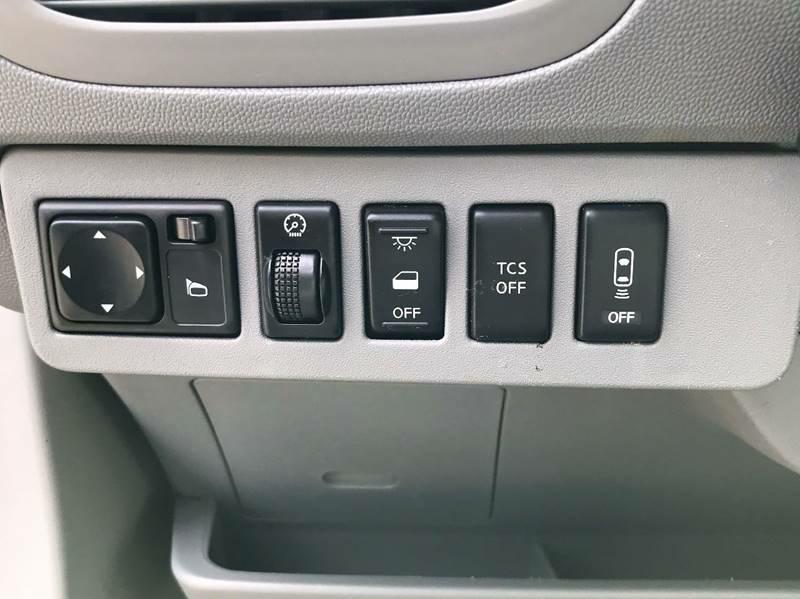 Photo 12 of this NISSAN QUEST