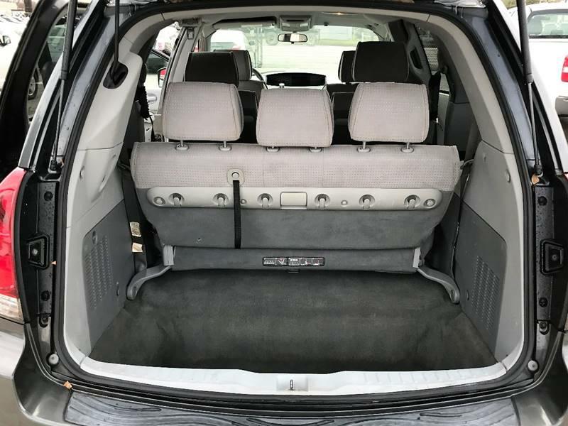 Photo 17 of this NISSAN QUEST