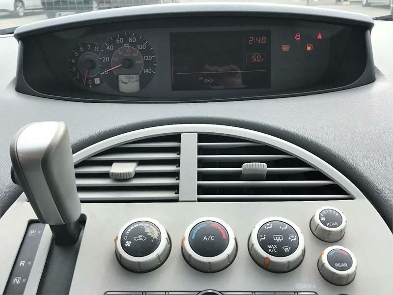 Photo 22 of this NISSAN QUEST