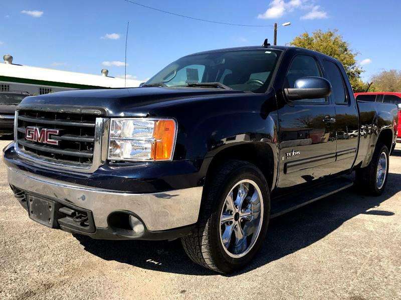 Photo 2 of this GMC SIERRA 1500