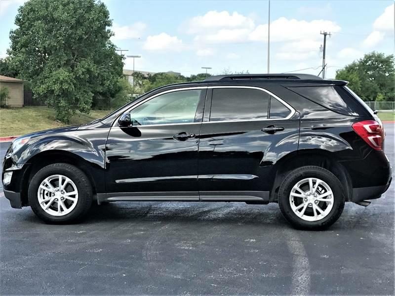 Photo 2 of this CHEVROLET EQUINOX