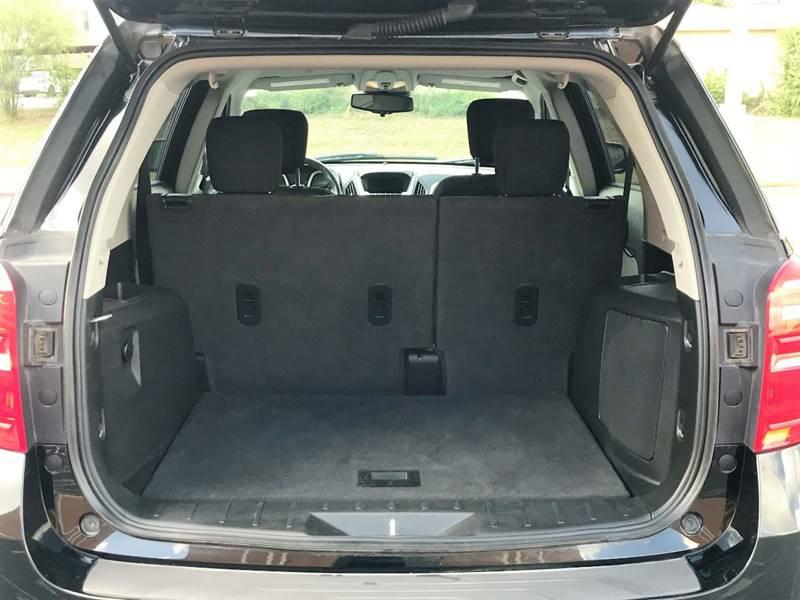 Photo 10 of this CHEVROLET EQUINOX