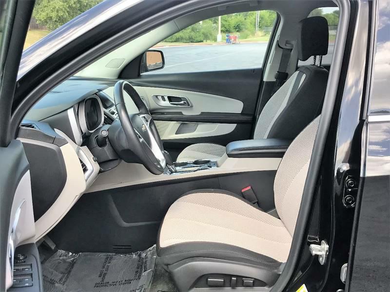 Photo 11 of this CHEVROLET EQUINOX