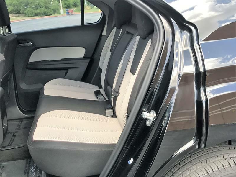 Photo 12 of this CHEVROLET EQUINOX