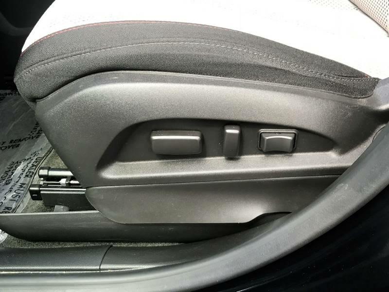 Photo 15 of this CHEVROLET EQUINOX