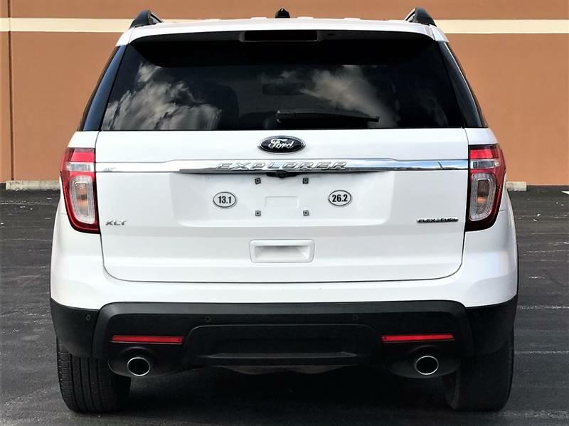 Photo 4 of this FORD EXPLORER
