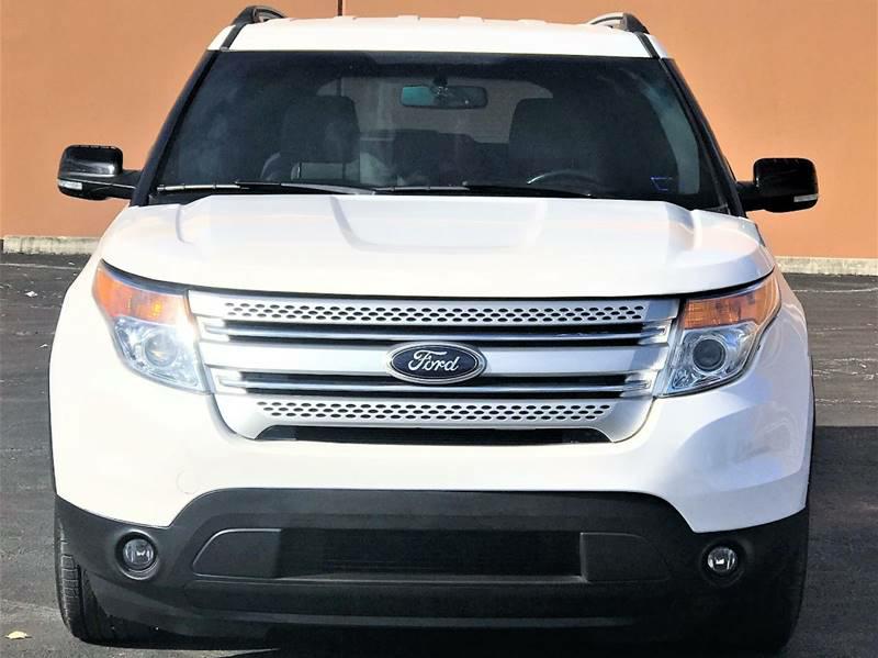 Photo 8 of this FORD EXPLORER