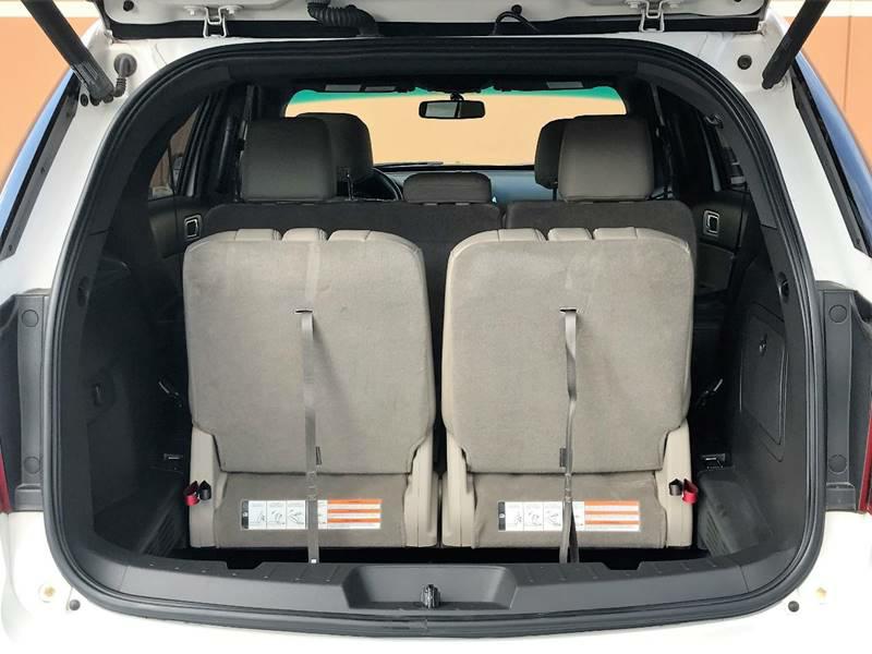 Photo 10 of this FORD EXPLORER