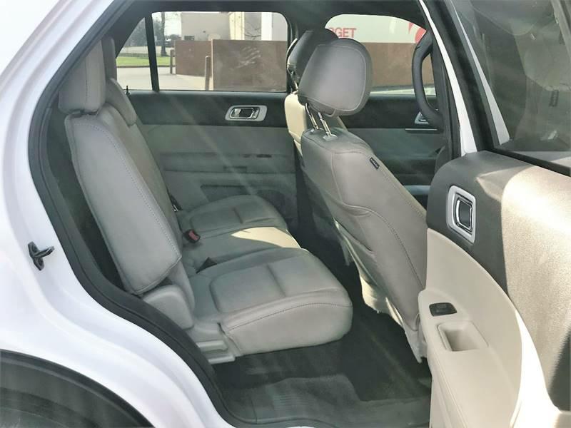 Photo 14 of this FORD EXPLORER