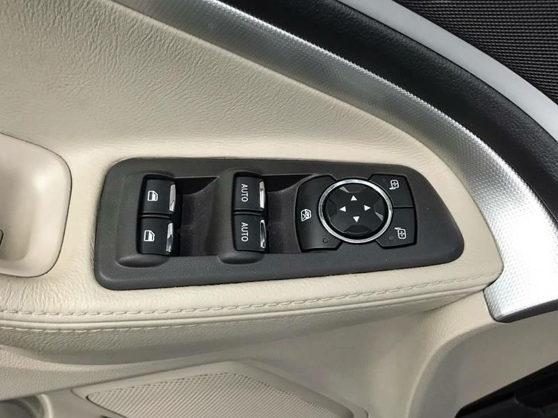 Photo 16 of this FORD EXPLORER