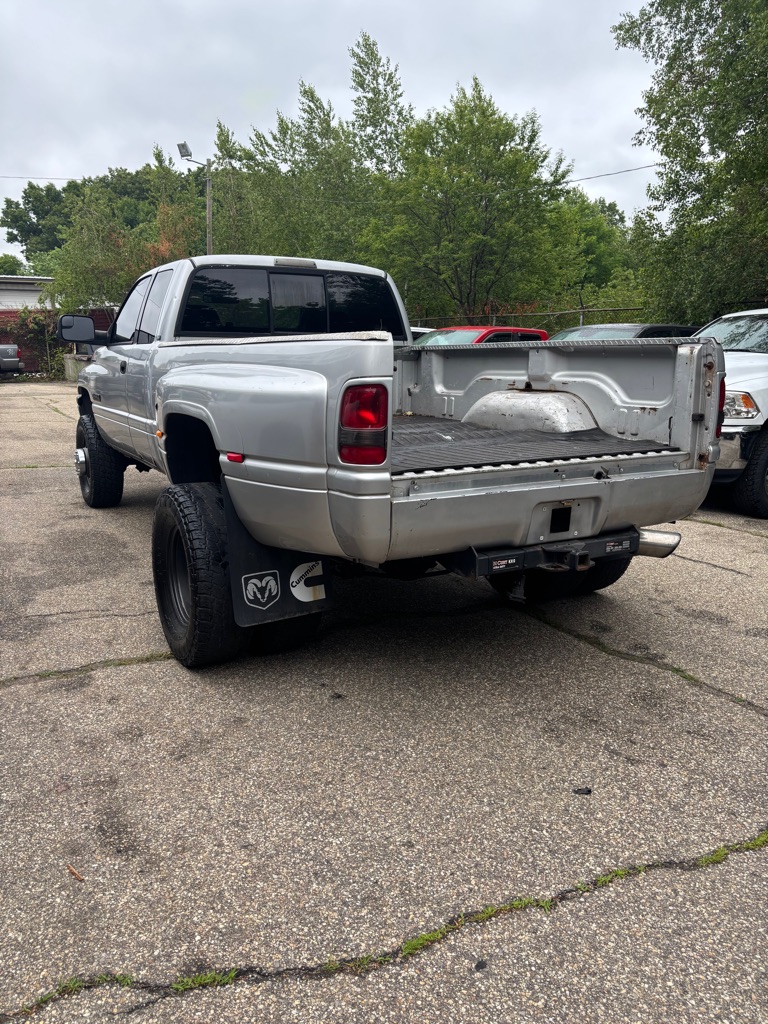 Photo 12 of this DODGE RAM 3500