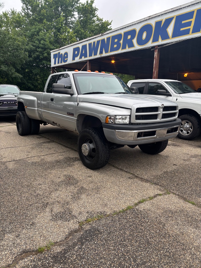 Photo 3 of this DODGE RAM 3500