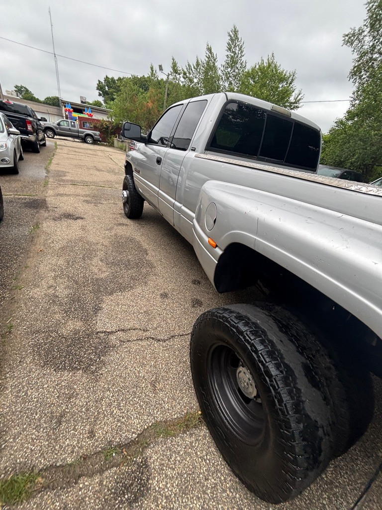 Photo 15 of this DODGE RAM 3500
