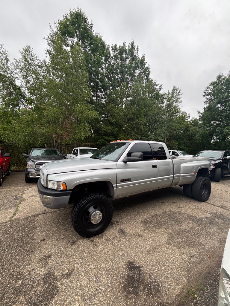 Photo 16 of this DODGE RAM 3500