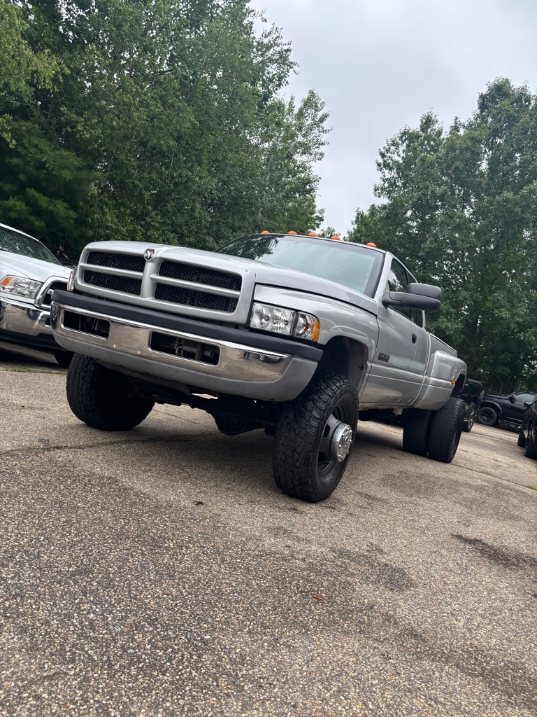 Photo 19 of this DODGE RAM 3500